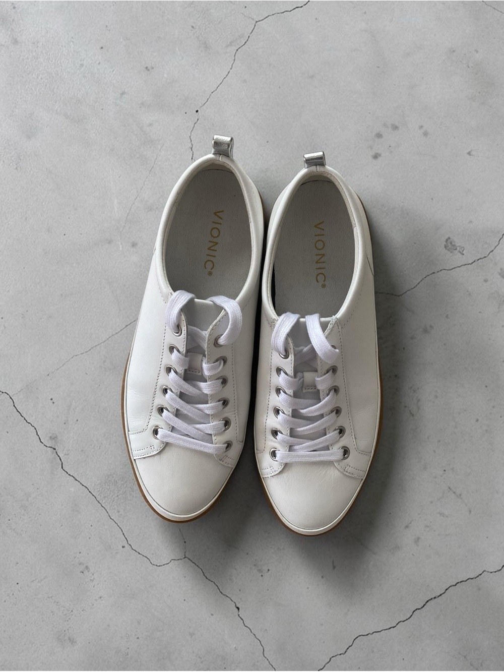 Vionic White Leather Low-Top Lace-Up Sneakers